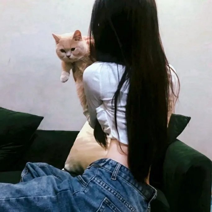 垃圾箱里的婴儿